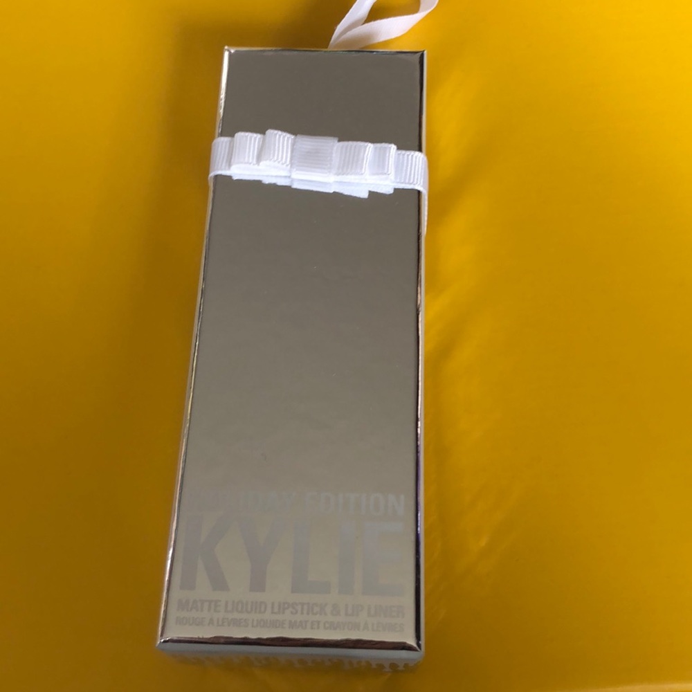 Kylie-holiday edition-vixen